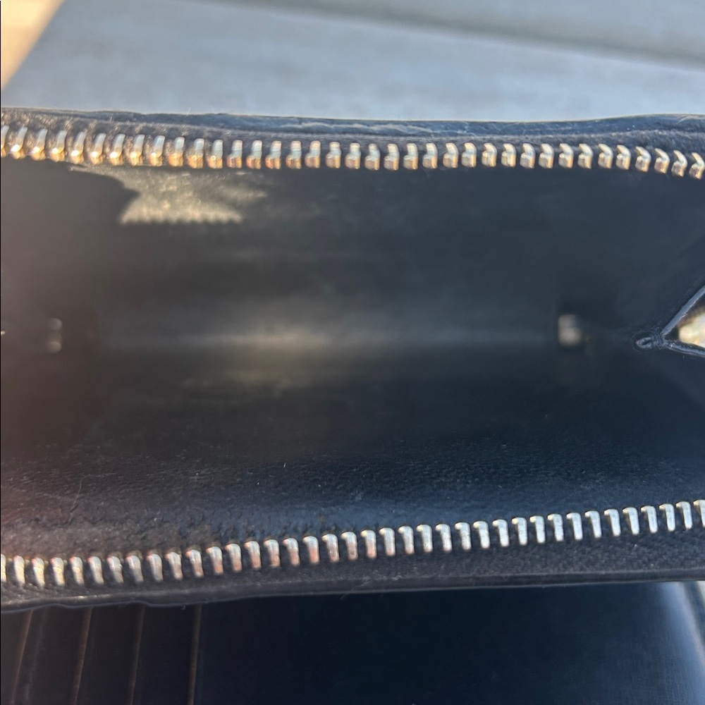 Saint Laurent (YSL) Black Leather Compact Wallet - Picture 8 of 9
